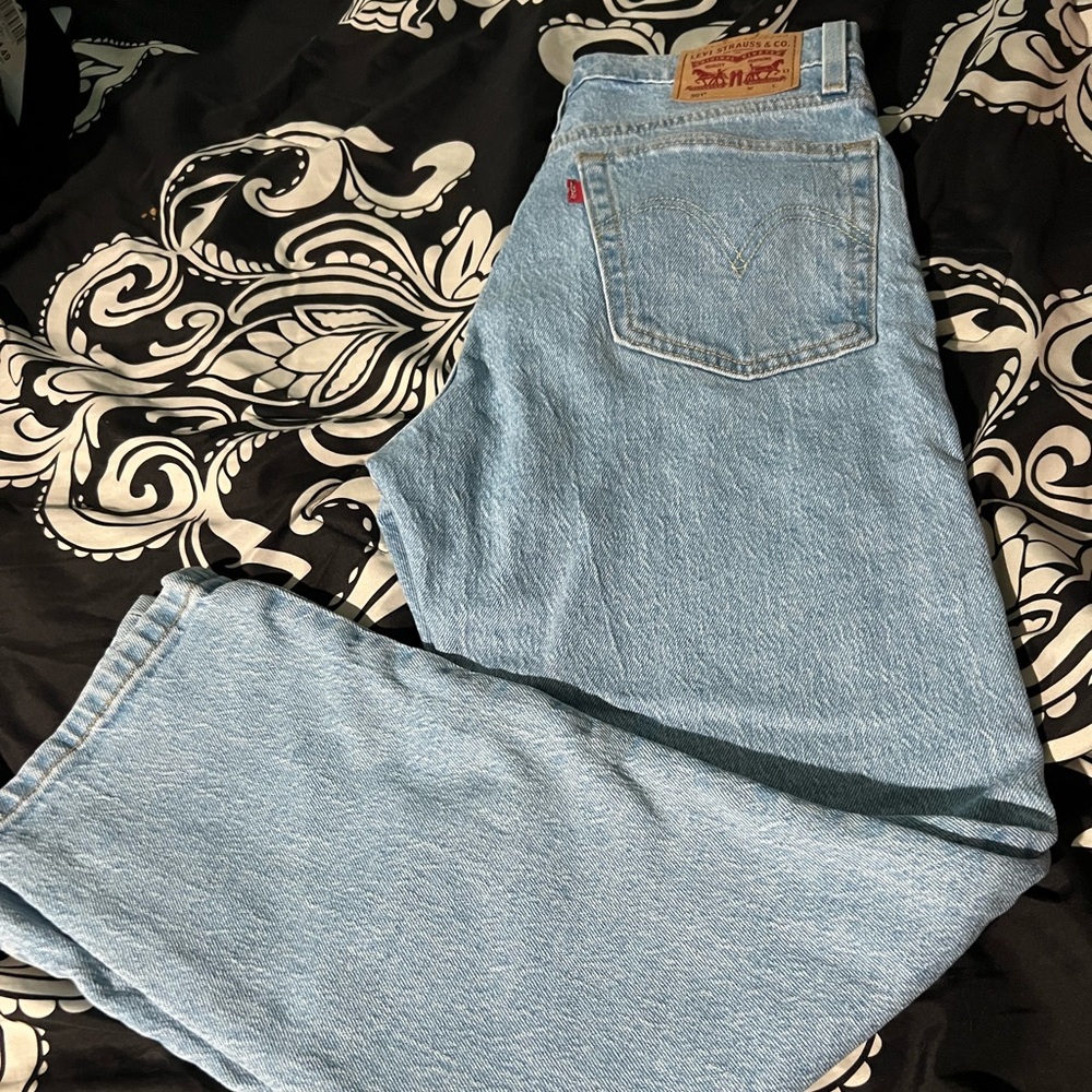 Levi mom straight jeans light blue size 26 NWOT